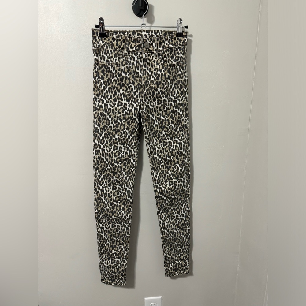 American Eagle Next Level Stretch  Leopard Print Jeans Size 00‎